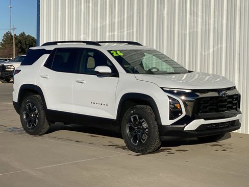 New 2026 Chevrolet Equinox ACTIV image 3