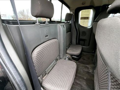 Used 2015 Nissan Frontier SV image 25