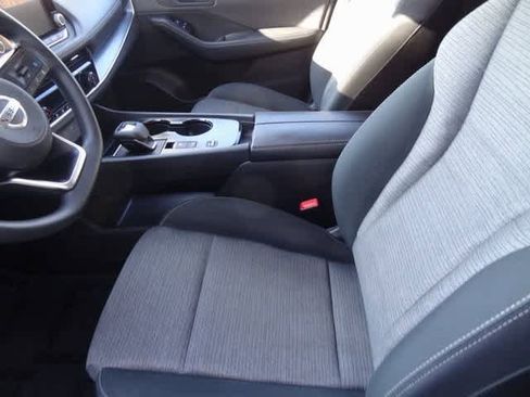 Used 2021 Nissan Rogue SV image 7