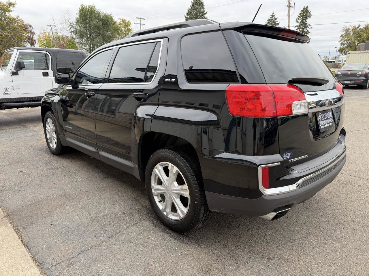 Used 2017 GMC Terrain SLE w/ Convenience Package AWD/4WD image 5