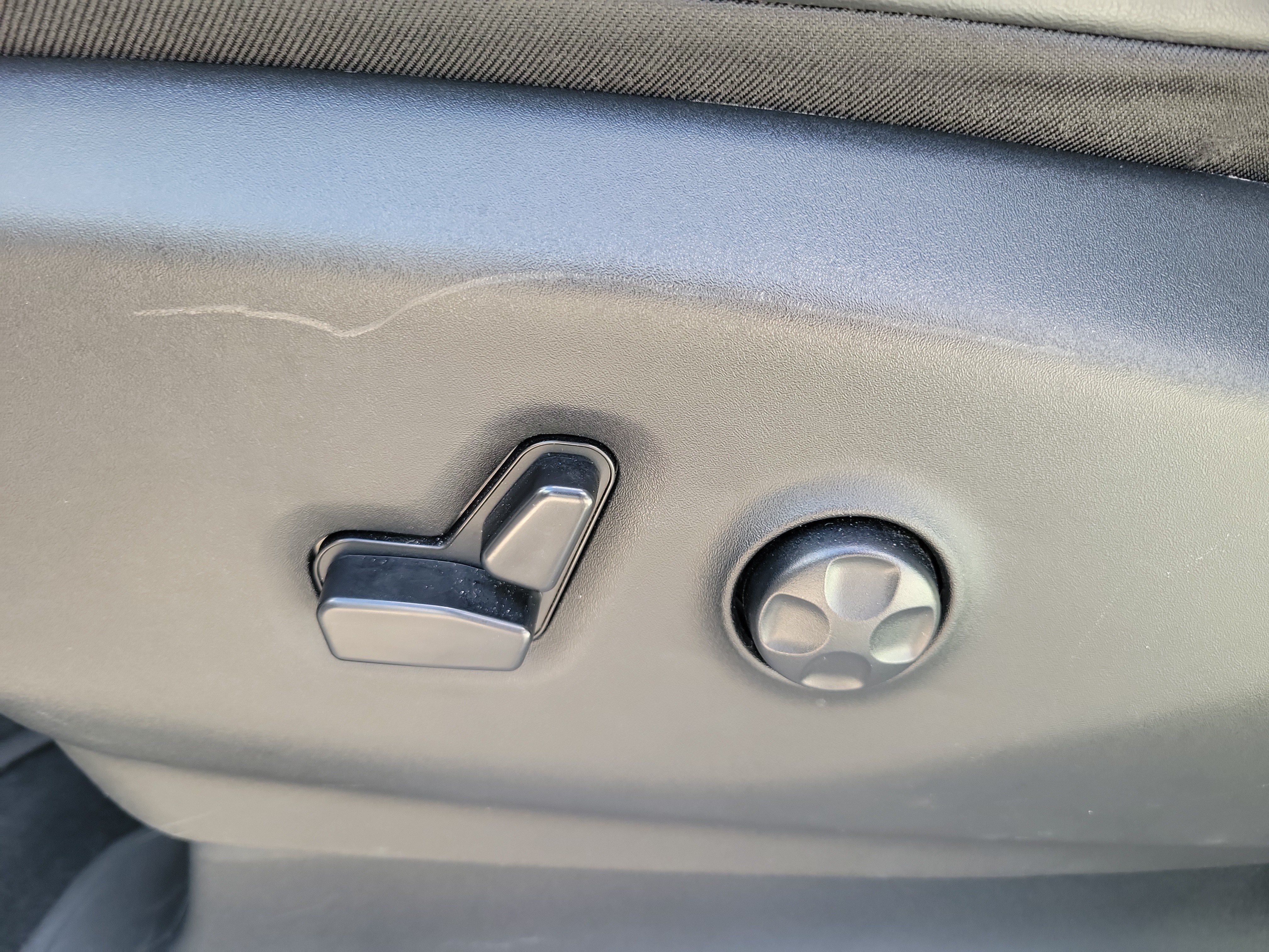 Used 2023 Chrysler Pacifica Limited FWD image 21