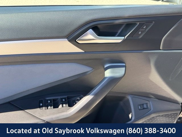 Certified 2025 Volkswagen Jetta SE FWD image 32