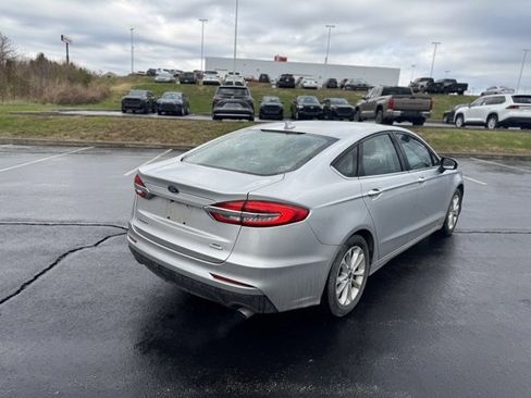 Used 2019 Ford Fusion SE image 3