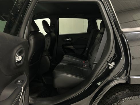 Used 2019 Jeep Cherokee High Altitude image 30