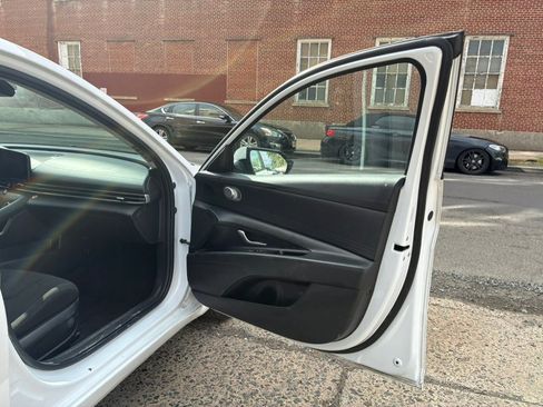 Used 2024 Hyundai Elantra SEL FWD image 14