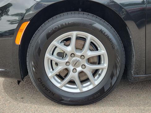 Used 2022 Chrysler Pacifica Touring-L FWD image 20