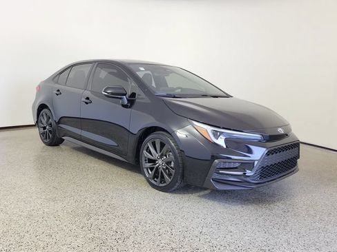 Used 2025 Toyota Corolla SE FWD image 4