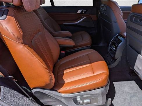 Used 2020 BMW X7 xDrive40i w/ M Sport Package image 30