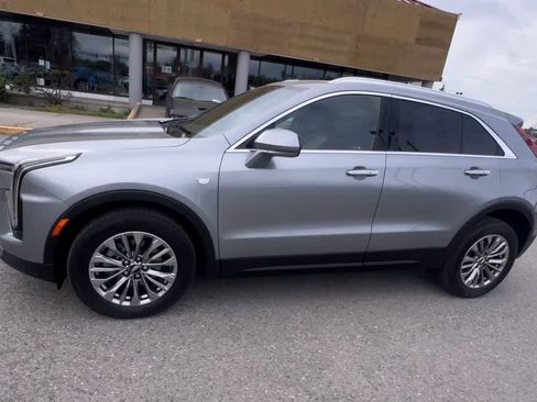 Used 2024 Cadillac XT4 Premium Luxury image 4
