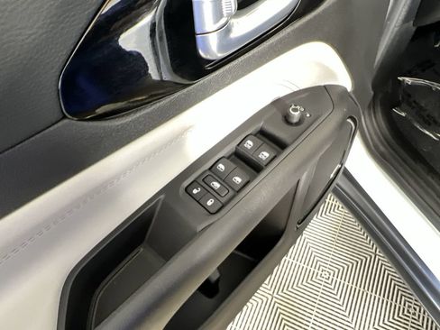 Used 2025 Jeep Compass Limited w/ Sun & Sound Group AWD/4WD image 23