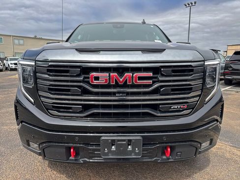 Used 2024 GMC Sierra 1500 AT4 w/ Technology Package AWD/4WD image 2