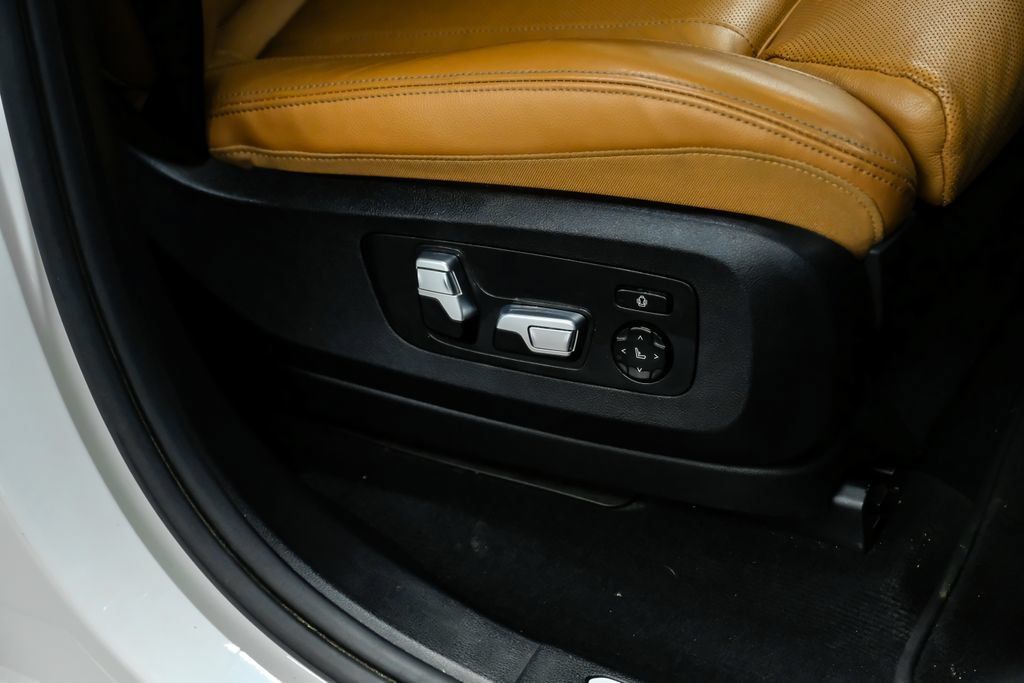 Used 2020 BMW X7 xDrive40i w/ Parking Assistance Package AWD/4WD image 46