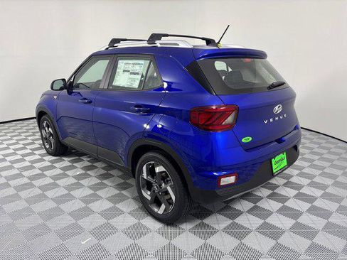 New 2025 Hyundai Venue Limited image 3