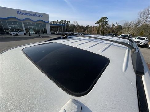 Used 2018 GMC Yukon Denali w/ Denali Ultimate Package image 9