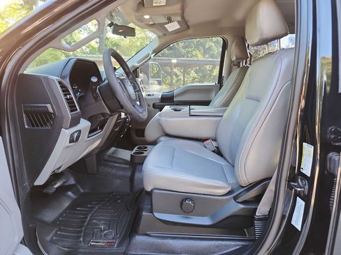 Used 2018 Ford F250 XL w/ Power Equipment Group image 18