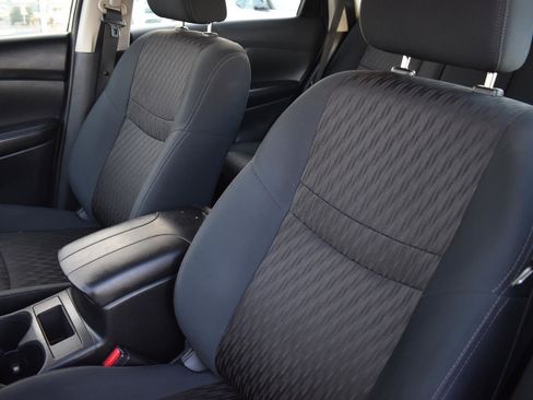 Used 2018 Nissan Rogue S image 22