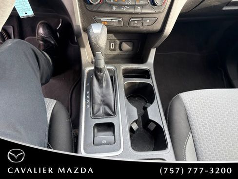 Used 2017 Ford Escape SE FWD image 17