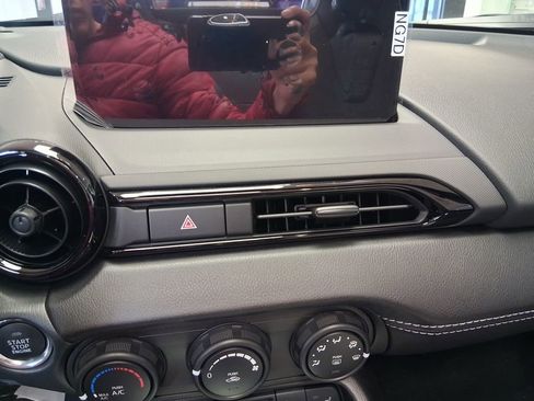 New 2025 MAZDA MX-5 Miata RF Club image 7