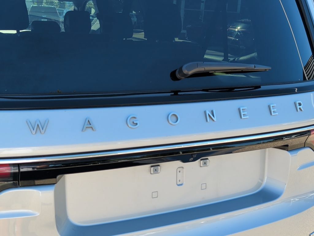 Used 2024 Jeep Wagoneer L Series III w/ Flexible Seating Group AWD/4WD image 41