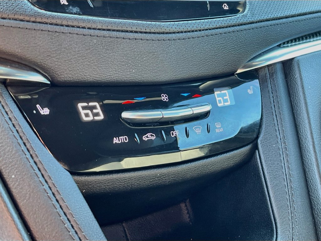 Used 2022 Cadillac XT5 Sportv w/ LPO, ONYX Package AWD/4WD image 16