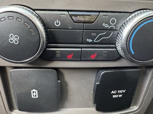 Used 2020 Ford Explorer Platinum w/ Premium Technology Package image 26