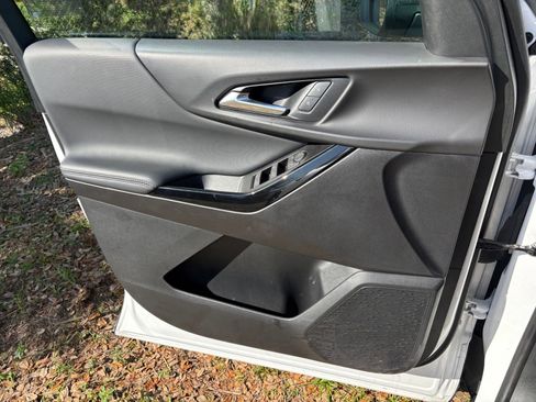 Used 2025 Chevrolet Equinox LT image 18