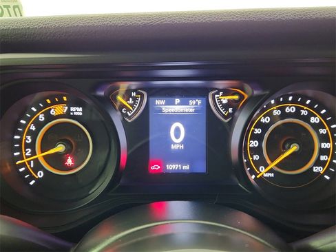 Used 2025 Jeep Wrangler Sport image 16