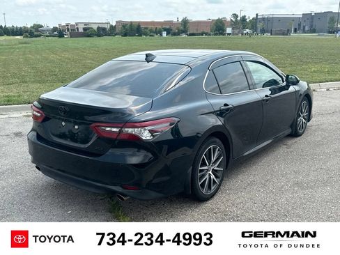 Used 2024 Toyota Camry XLE w/ Navigation Package FWD image 7