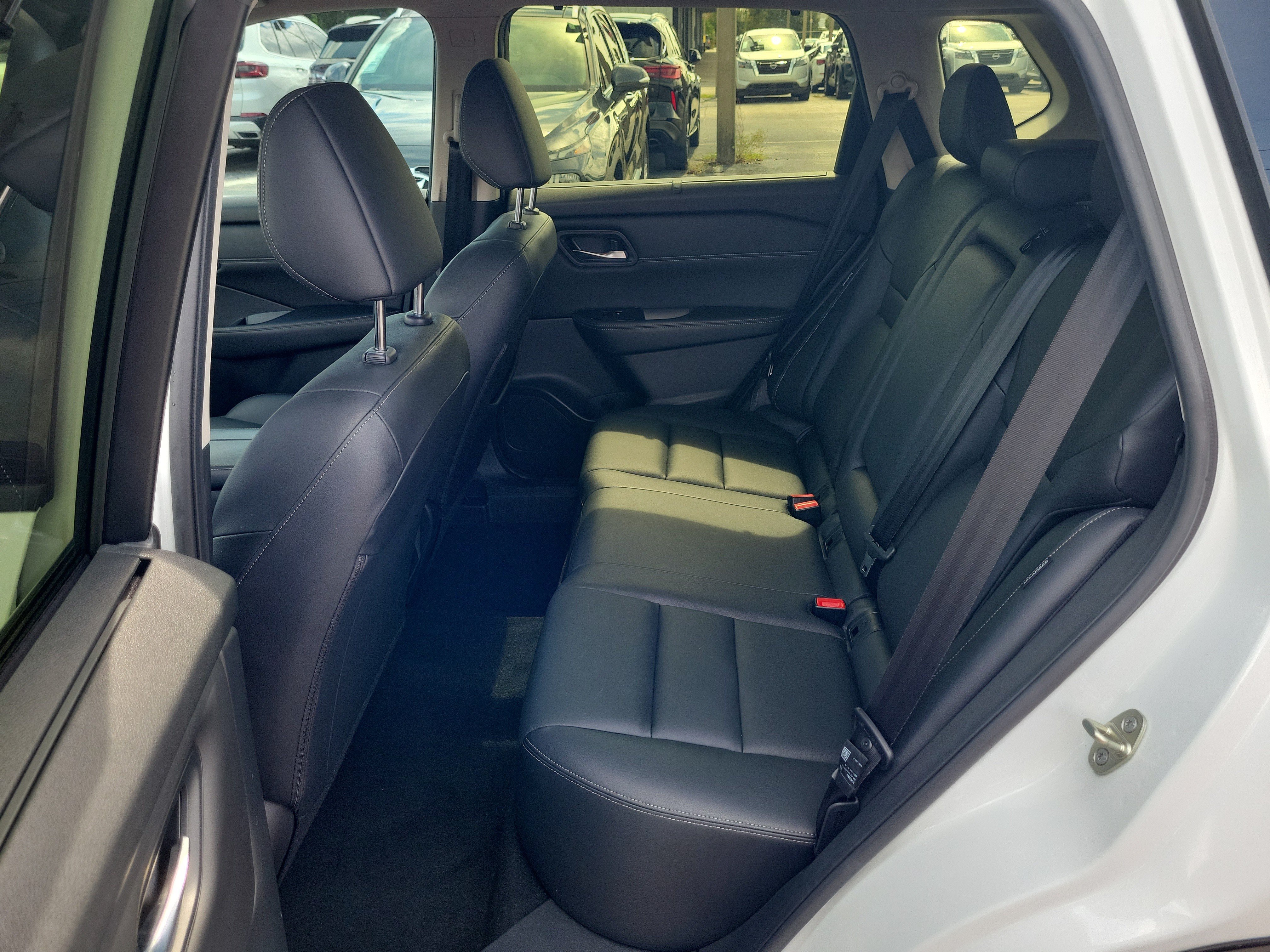 Certified 2024 Nissan Rogue SL w/ SL Premium Package FWD image 15