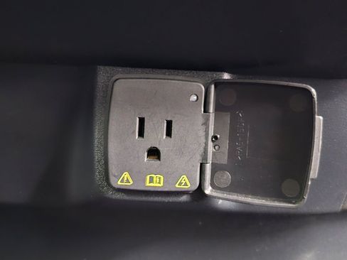 Used 2025 Ford Expedition Active AWD/4WD image 27