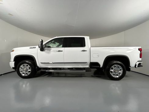Used 2024 Chevrolet Silverado 2500 High Country w/ High Country Premium Package image 4