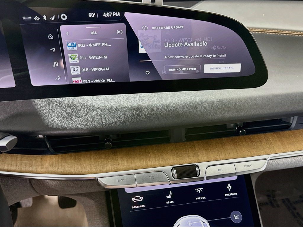 Used 2024 Lucid Air Touring AWD/4WD image 17