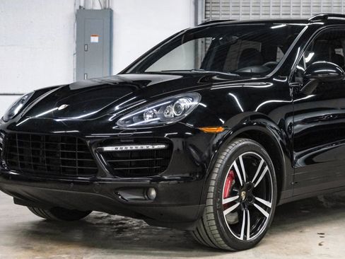 Used 2014 Porsche Cayenne Turbo S AWD/4WD image 8