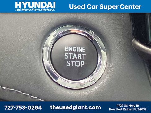 Used 2023 Toyota Highlander LE FWD image 32