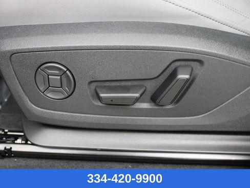 New 2025 Audi Q3 2.0T Premium image 17