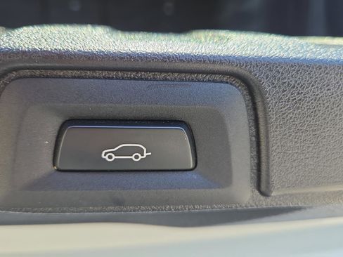 Used 2022 BMW X5 xDrive40i w/ M Sport Package image 17