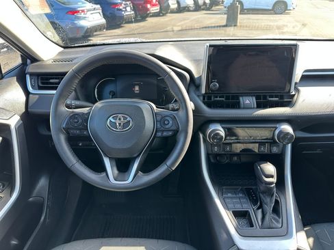 Used 2023 Toyota RAV4 XLE w/ Convenience Package image 15