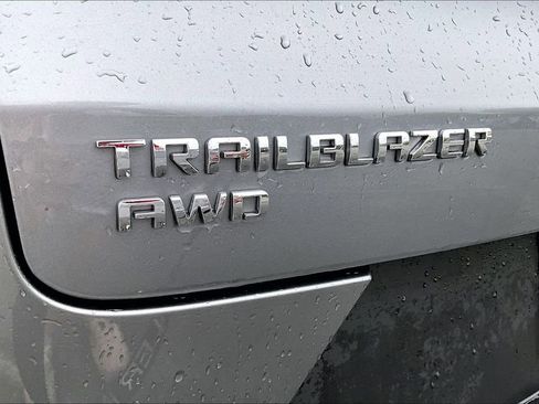Used 2025 Chevrolet TrailBlazer LT AWD/4WD image 22