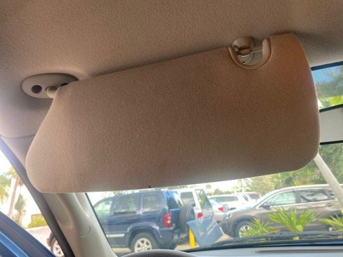 Used 2005 Dodge Dakota SLT image 66