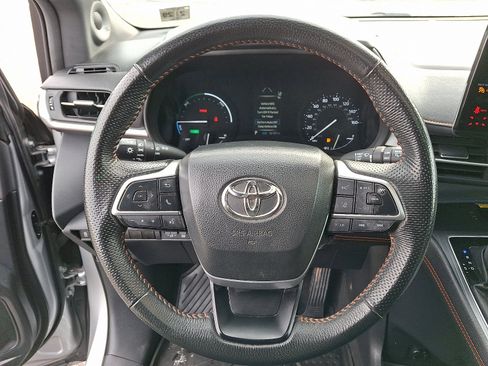 Certified 2024 Toyota Sienna XSE image 21