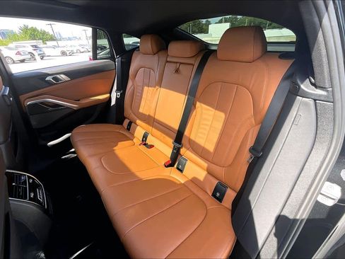 Used 2021 BMW X6 M50i AWD/4WD image 21