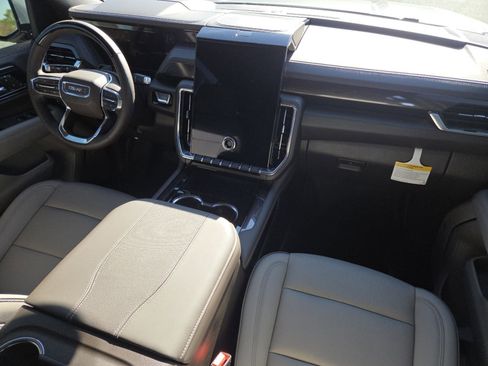 New 2026 GMC Yukon XL Elevation image 28