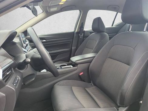 Used 2024 Nissan Altima 2.5 SV FWD image 21