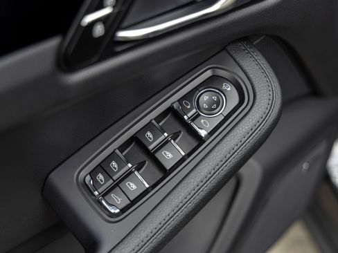 Certified 2026 Porsche Macan AWD/4WD image 23