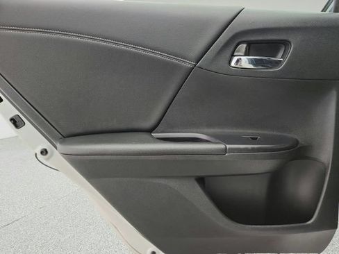 Used 2017 Honda Accord Sport image 22