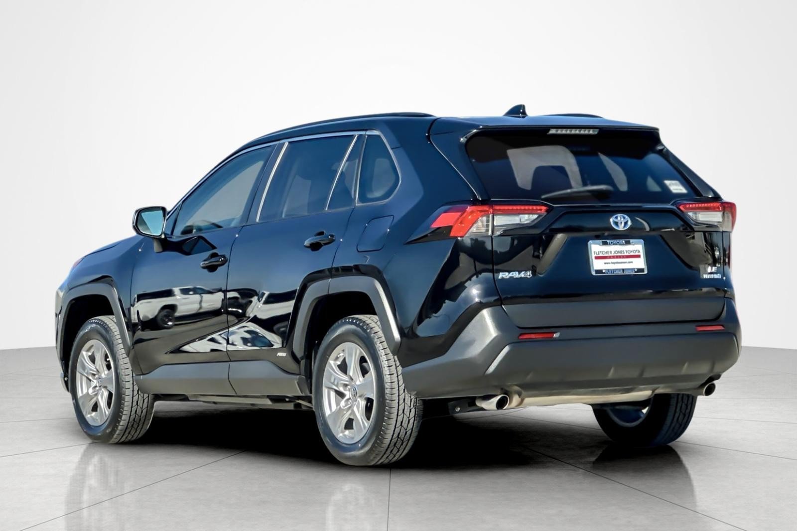 Certified 2024 Toyota RAV4 LE AWD/4WD image 3
