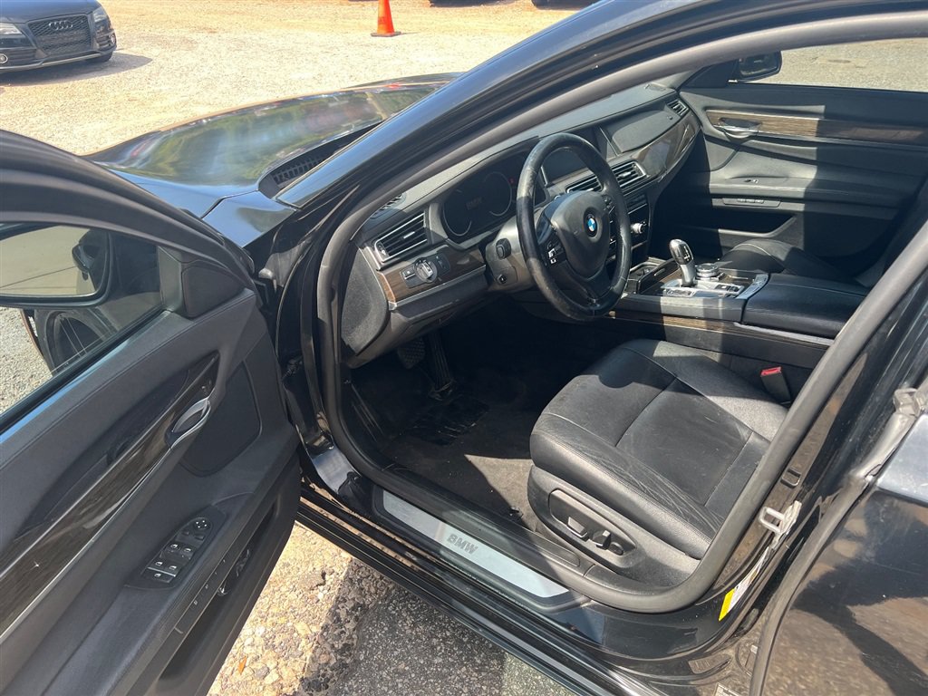 Used 2015 BMW 740i RWD image 10