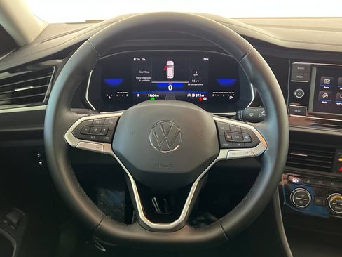 Used 2022 Volkswagen Jetta SE FWD image 17