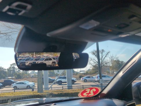 Certified 2025 Toyota Tacoma SR5 image 27