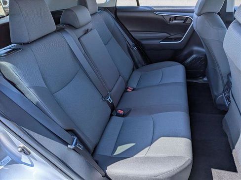 Used 2025 Toyota RAV4 XLE FWD image 19